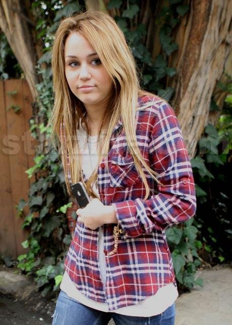 miley cyrus outfits in hannah montana forever. miley cyrus outfits in hannah